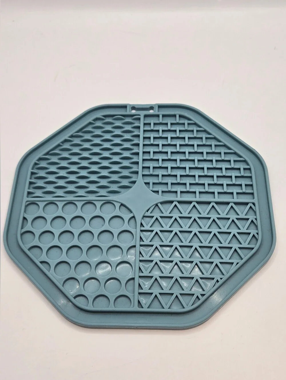 Silicone Pet Lick Mat Slow Feeder Enrichment Mat for Dogs & Cats Blue 6.5